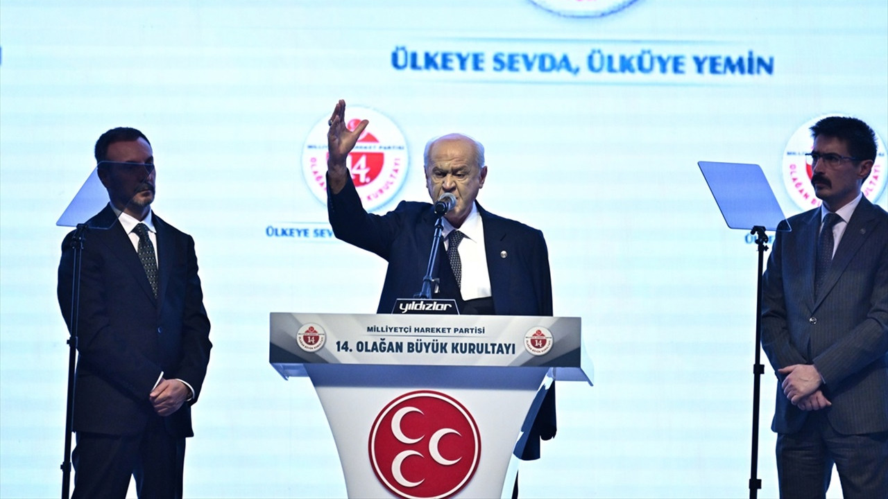 MHP lideri Bahçeli 1295 oyun tamamını alarak 11. kez MHP Genel Başkan seçildi