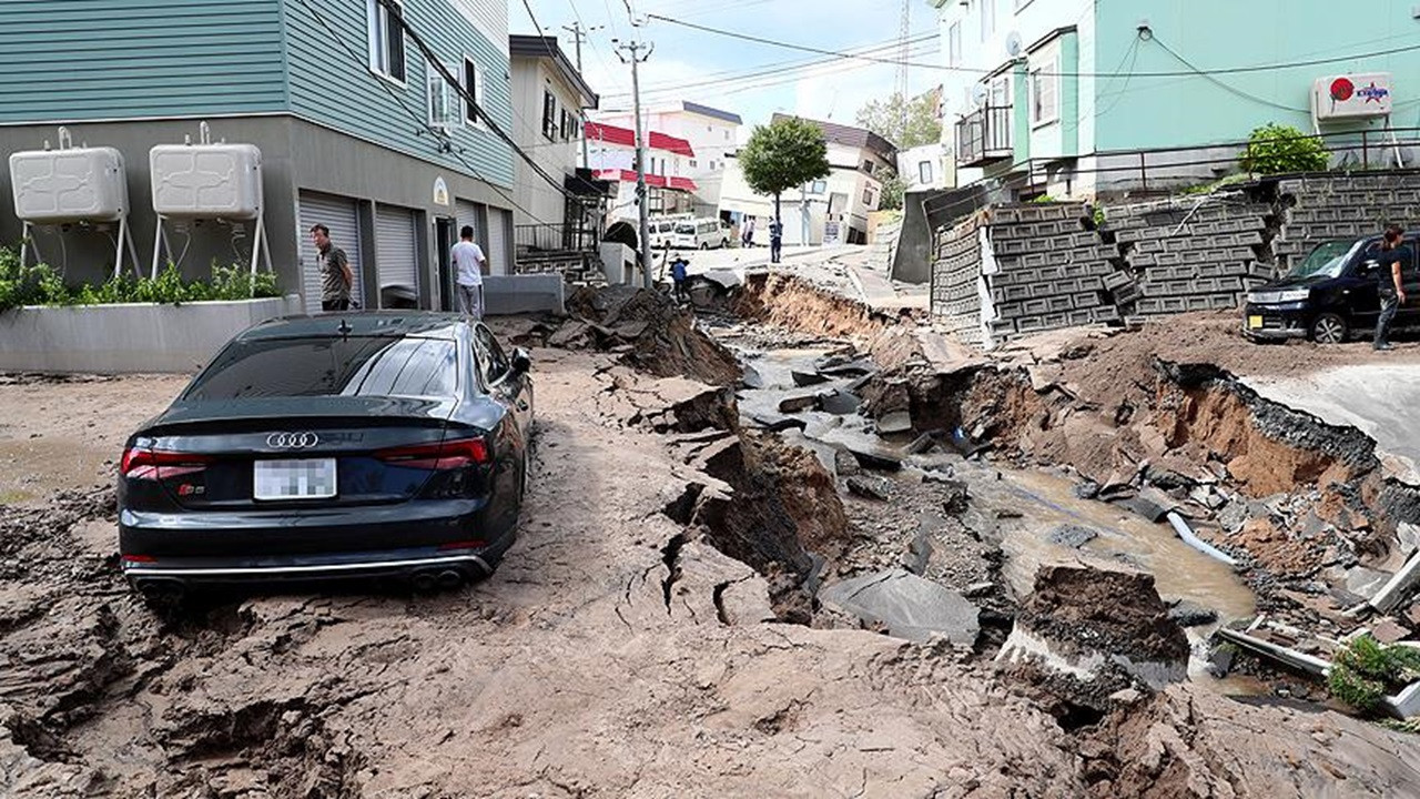 Tokyo'da büyük bir deprem 6,7 trilyon dolar ekonomik kayba yol açabilir