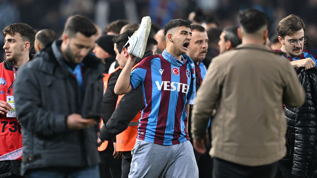 Trabzonspor-Fenerbahçe derbisi sonrası 12 gözaltı