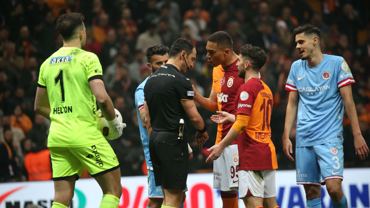 Hakem toplantısı videosu sosyal medyada sızdırıldı: Galatasaray ve Fenerbahçe'den açıklama geldi