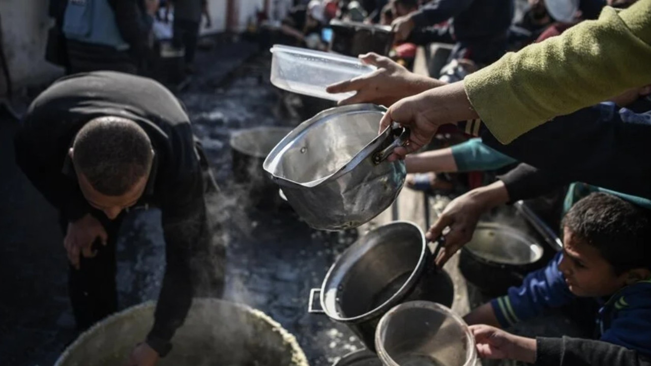 Gazze halkı açlıkla boğuşuyor, İsrail ve BM gıda yardımlarında orta yolu bulamıyor