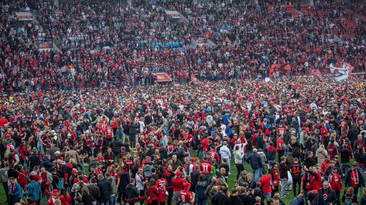 Bayer Leverkusen tarihinde ilk kez Bundesliga şampiyonu oldu