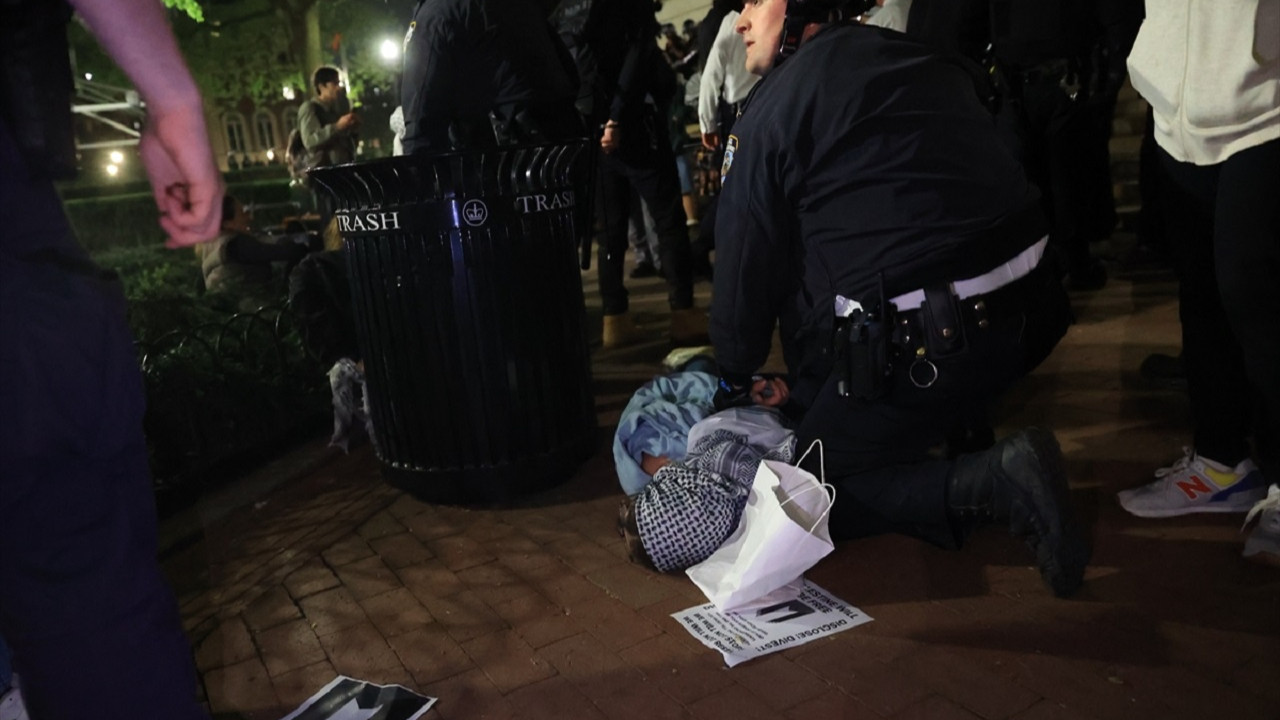 ABD'nin Columbia Üniversitesi'nde yine polis müdahalesi: Protesto yapan öğrenciler gözaltında