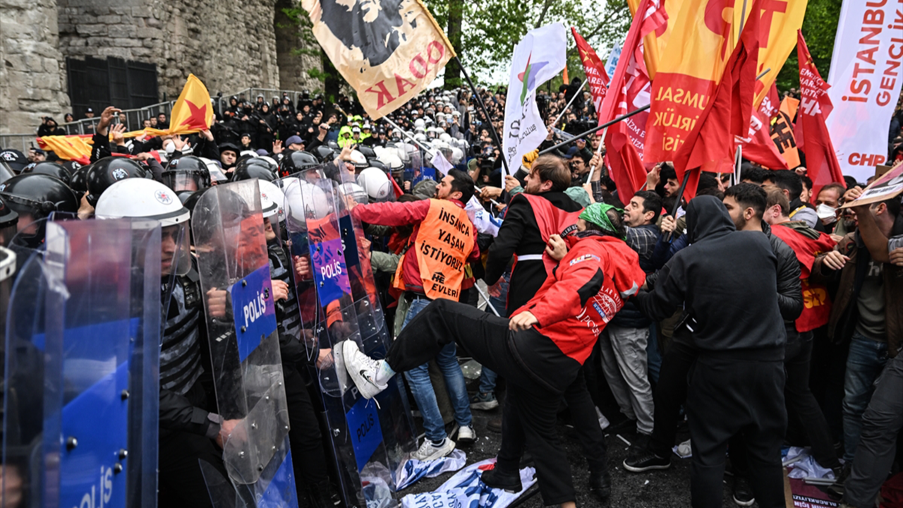 Bozdoğan Kemeri'nde işçiler ile polis arasında gerginlik