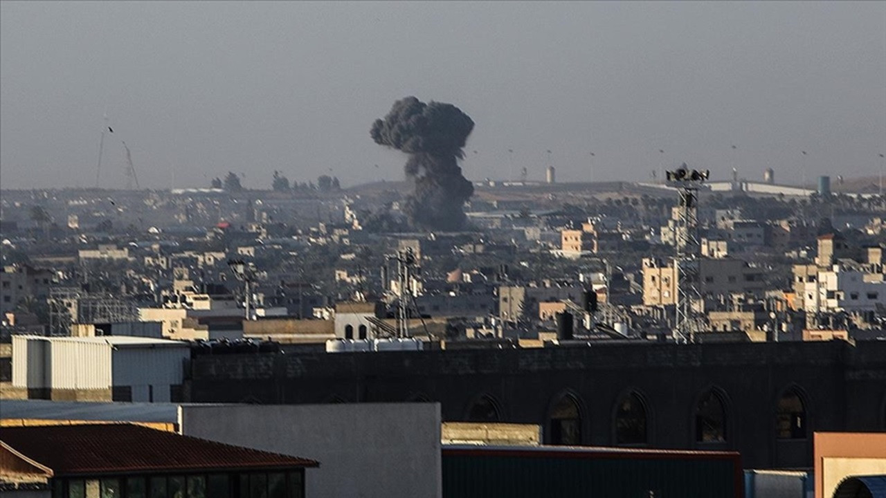 Mısır basını: İsrail'in Refah saldırıları ateşkes için yürütülen müzakereleri zayıflatıyor