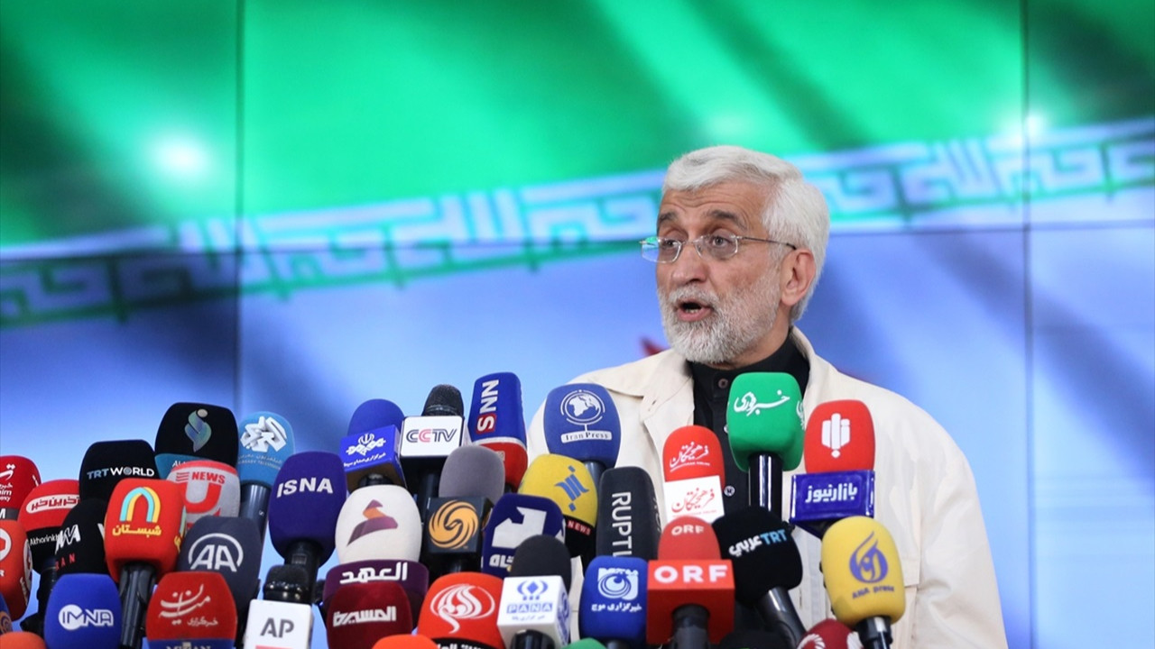 İran'da muhafazakar kanadın önde gelen isimlerinden Celili adaylık başvurusu yaptı