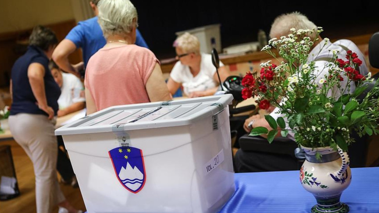 Slovenya'da AP seçimlerini muhalefetteki Slovenya Demokrat Partisi kazandı