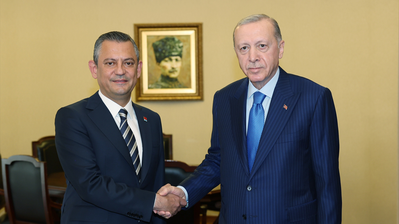Erdoğan ile Özel görüşmesinden ilk fotoğraflar