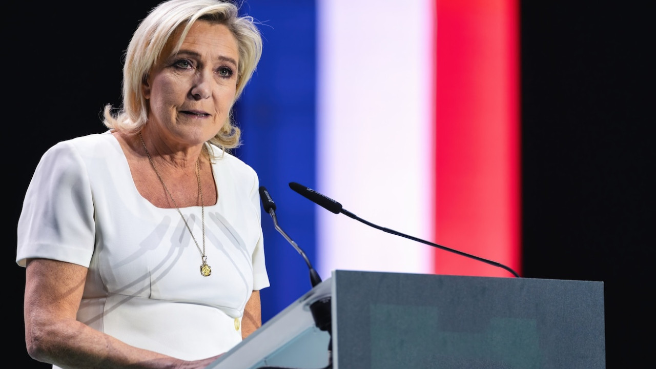 Soldan korkan Fransız patronlar Le Pen’e yanaşıyor