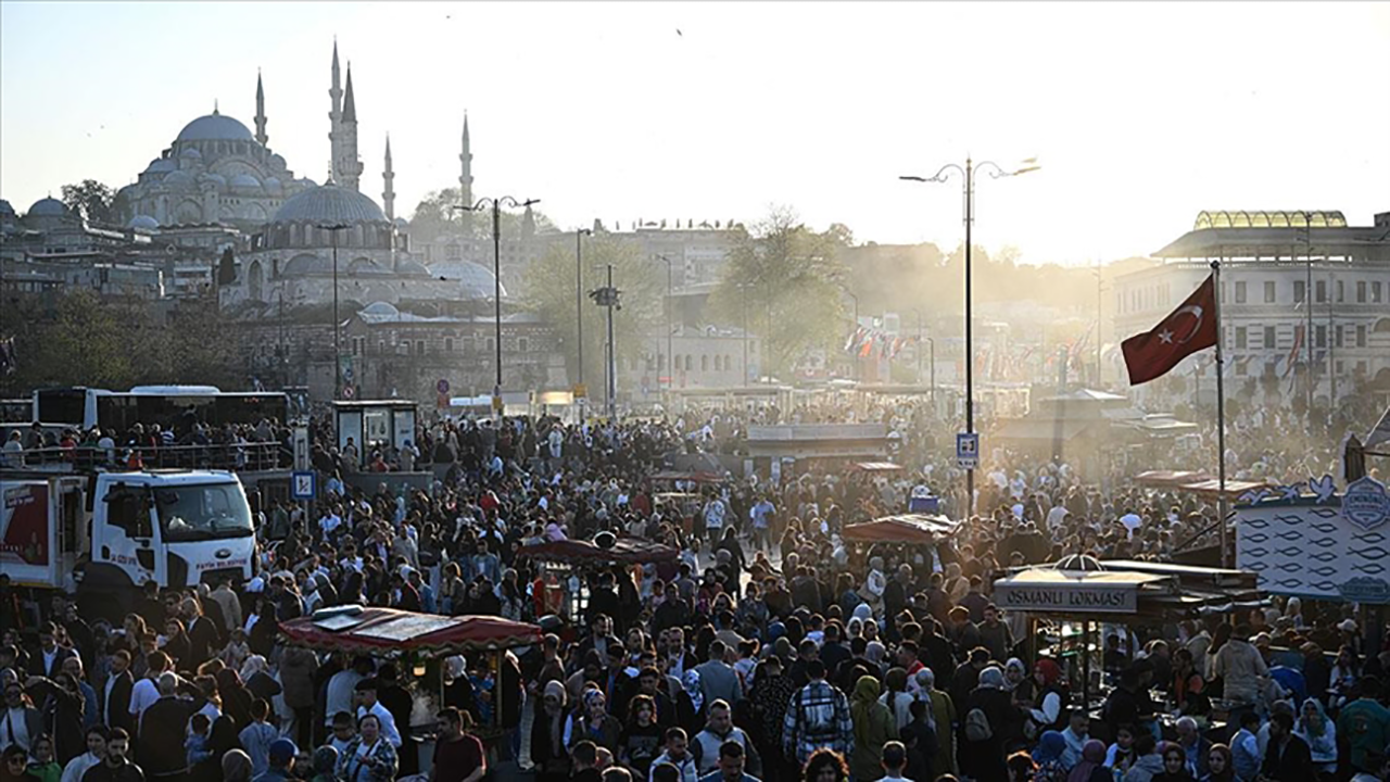 İmamoğlu'nun ardından Göç İdaresi rakamları açıkladı: İstanbul'da 1 milyon 87 bin 17 yabancı var