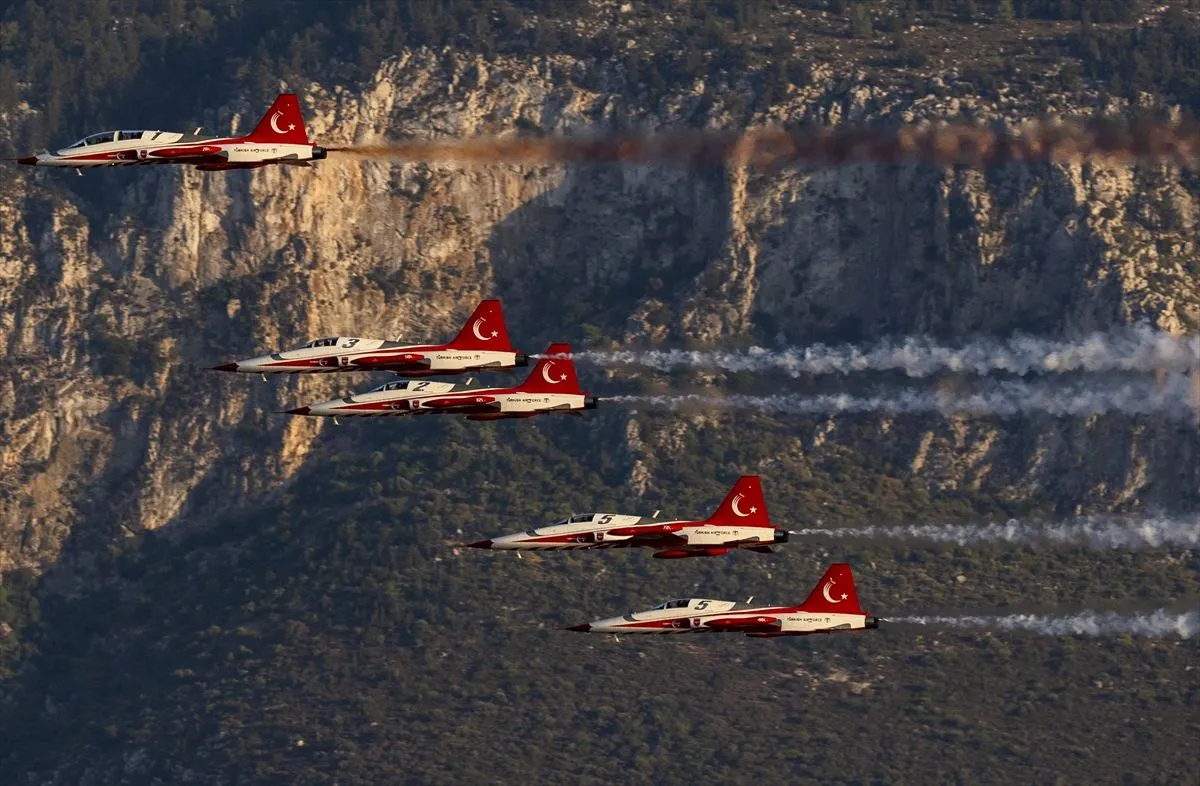 TSK'dan Kıbrıs Barış Harekatı'nın 50. yılına özel geçit töreni