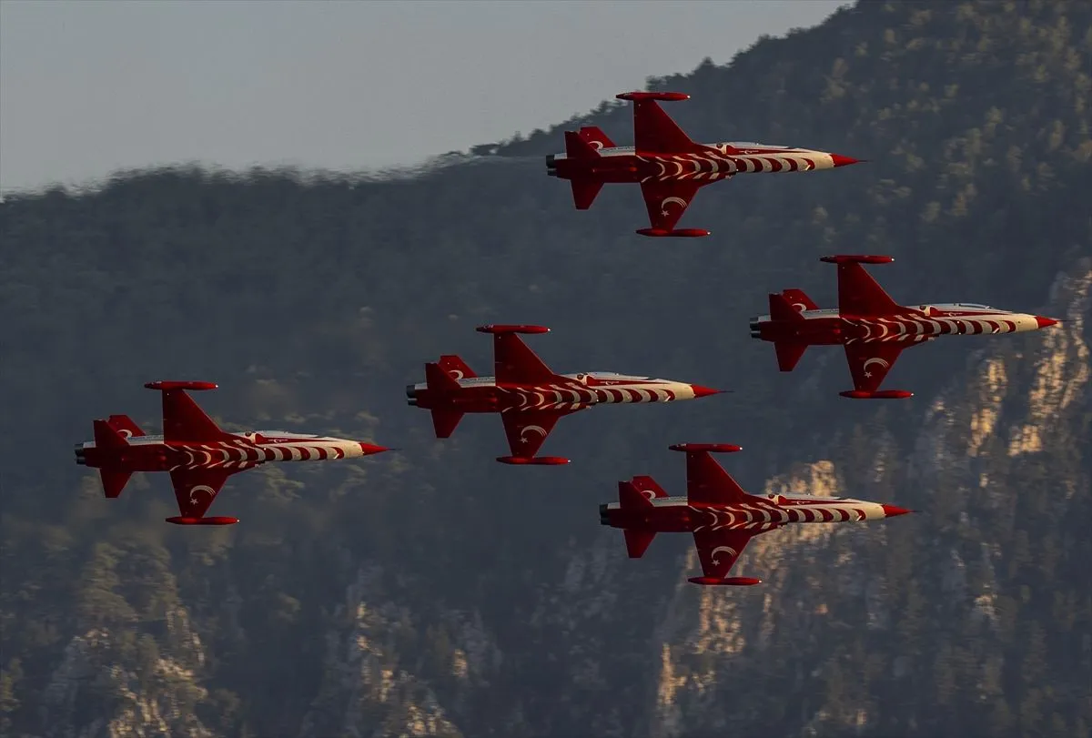 TSK'dan Kıbrıs Barış Harekatı'nın 50. yılına özel geçit töreni