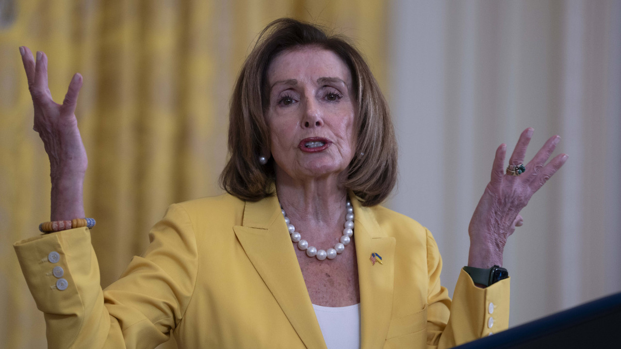 Pelosi: Tanrı Amerika'yı Joe Biden'ın büyüklüğü ve iyiliği ile kutsamıştır