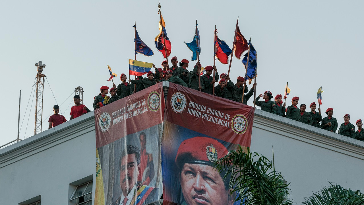 New York Times yazdı: Maduro'nun Venezuela'daki iktidarı nasıl sona erebilir?