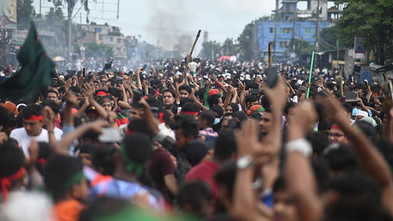 Protestolarda Bangladeş Başbakanı'nın partisinden 21 kişi öldü