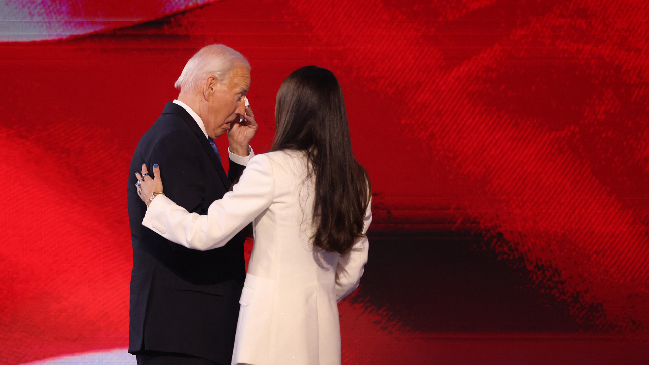 Biden gözyaşları içinde Demokratlar’a veda etti