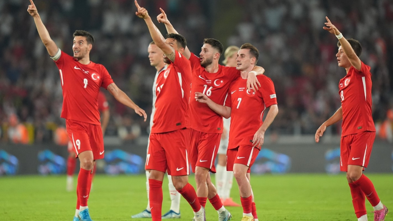 Kerem Aktürkoğlu İzmir'de yıldızlaştı: Türkiye İzlanda'yı 3 golle geçti