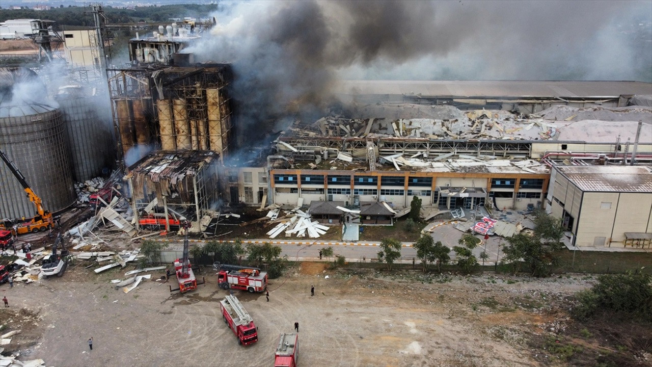 Sakarya'da makarna fabrikasında patlama: 6’sı ağır, 28 yaralı