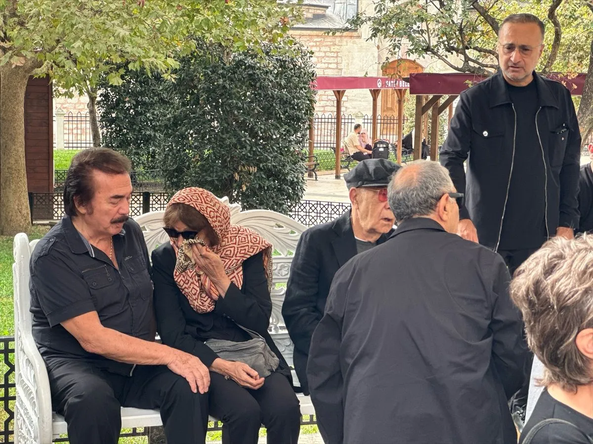 Mazhar Alanson'un kızı Eda Alanson son yolculuğuna uğurlandı
