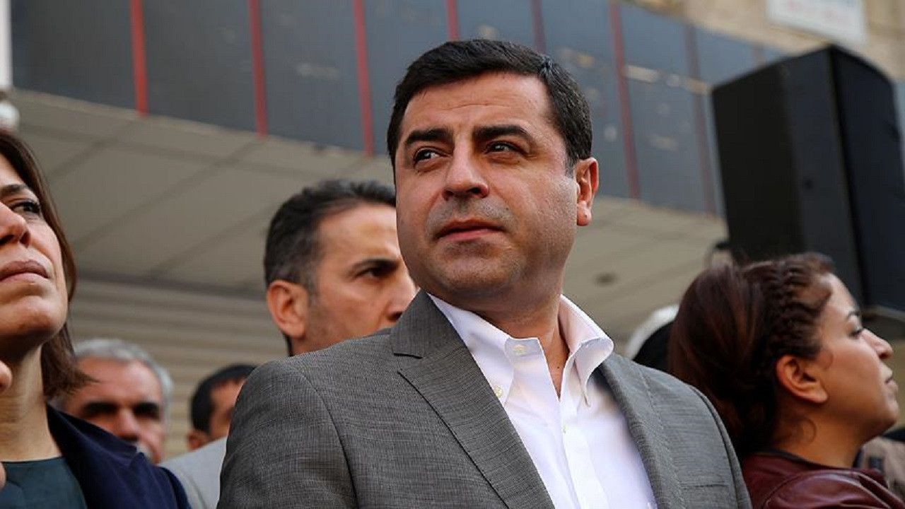 TUSAŞ saldırısı sonrası Demirtaş: Barış isteyenlerin sesinin bu defa bastırılmasına asla izin vermeyeceğiz