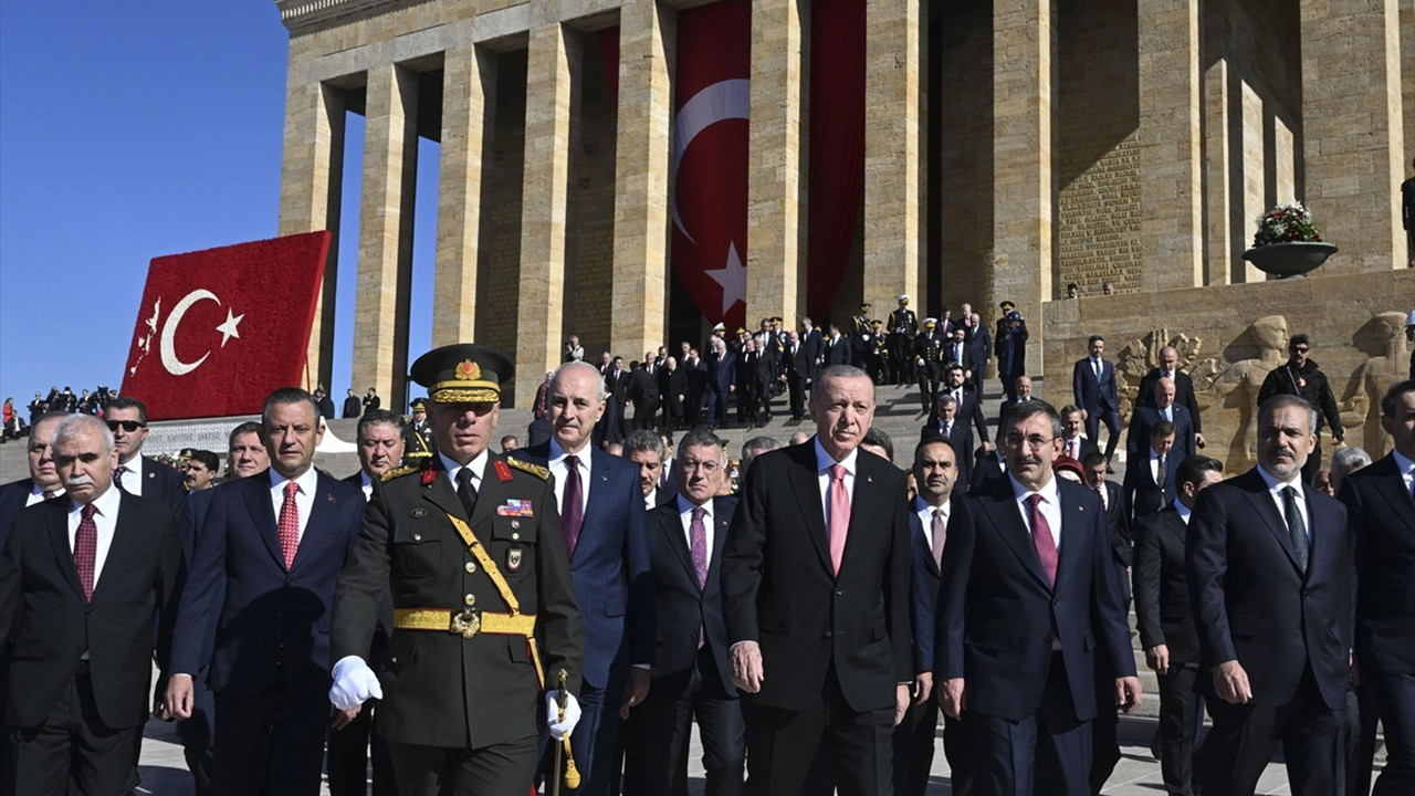 Cumhurbaşkanı Erdoğan Anıtkabir'de: Vatanımızın bekasını korumak için her türlü tedbiri alıyoruz