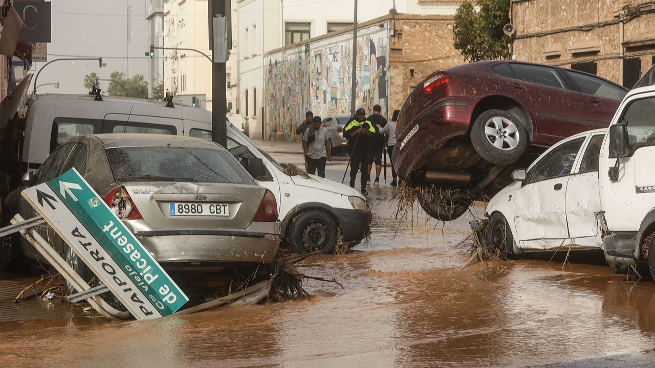 İspanya'daki sel felaketinde bilanço ağırlaşıyor: Can kaybı 150'yi aştı, birçok kişi halen kayıp