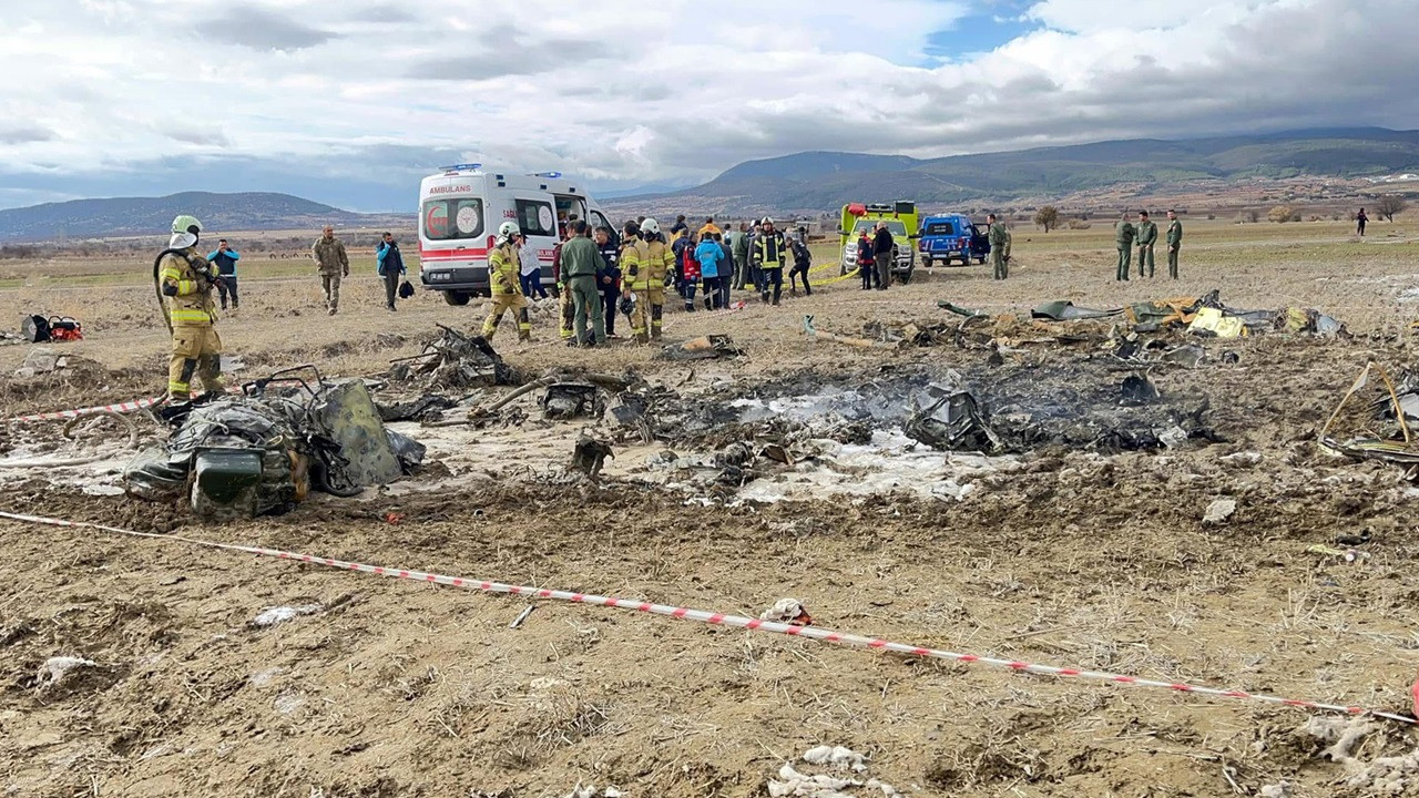 Isparta'da askeri helikopter düştü: 6 personel şehit oldu