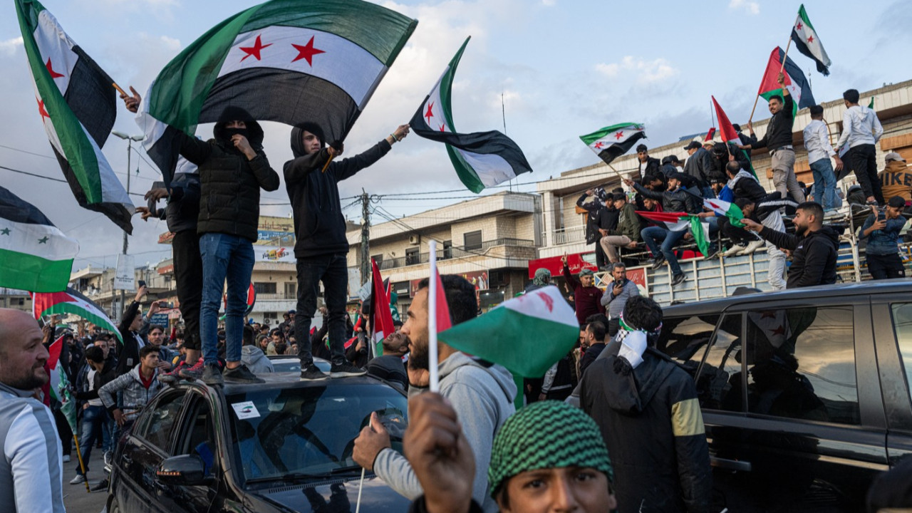 İsrail Suriye'de rejimin çökmesini kendine bağlıyor, Esad'ın yokluğunda ise pek çok risk görüyor