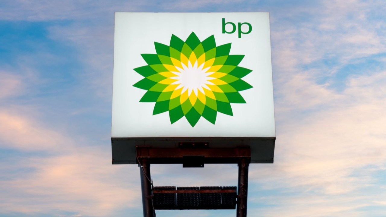 BP’nin kârı sert düştü ama CEO’ya göre “strateji değişikliğine harika bir başlangıç” yapıldı