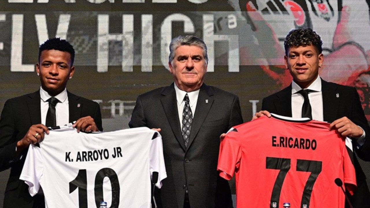 Beşiktaş yeni transferler Keny Arroyo ve Elan Ricardo için imza töreni düzenledi