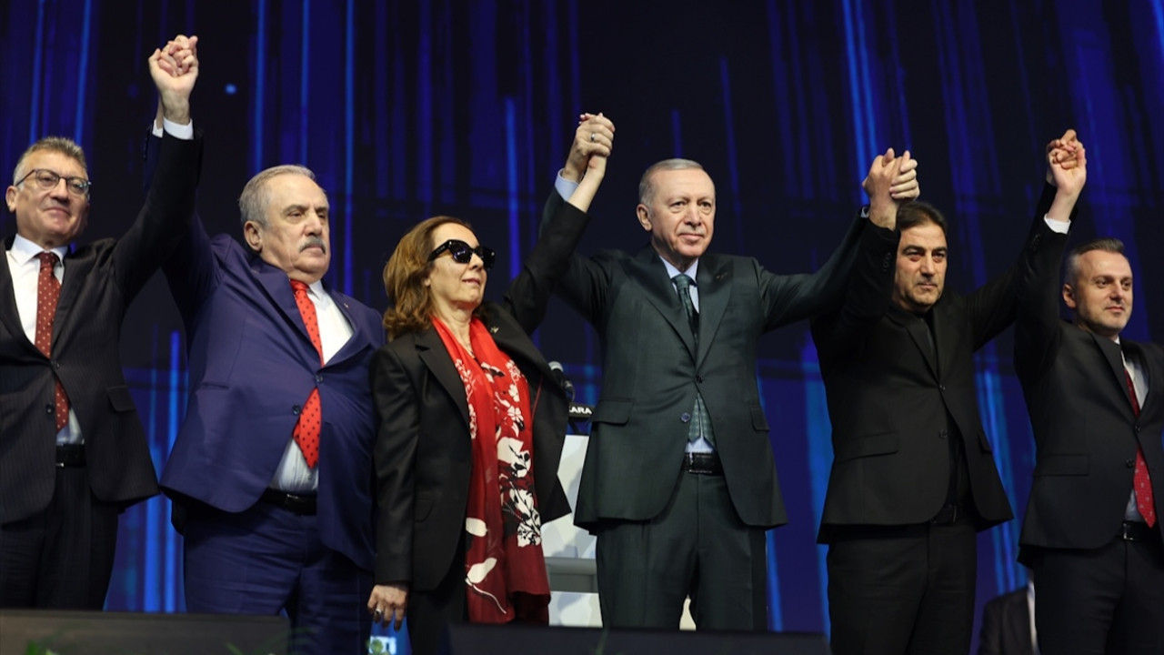 AK Parti MKYK listesi belli oldu: İstifa edip partiye katılan 7 milletvekili de listede