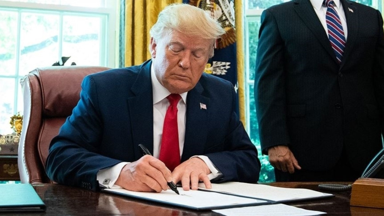 Trump Kanada ve Meksika'ya yönelik tarifelerde otomobillere bir aylık muafiyet tanıyacak