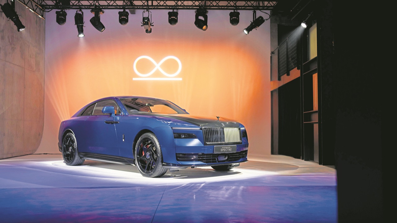 İran krizi lüks otomobil pazarını vuruyor: Körfez gelirleri riskte