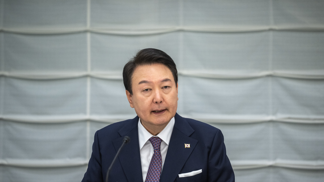 Güney Kore'de Devlet Başkanı Yoon Suk Yeol azledildi