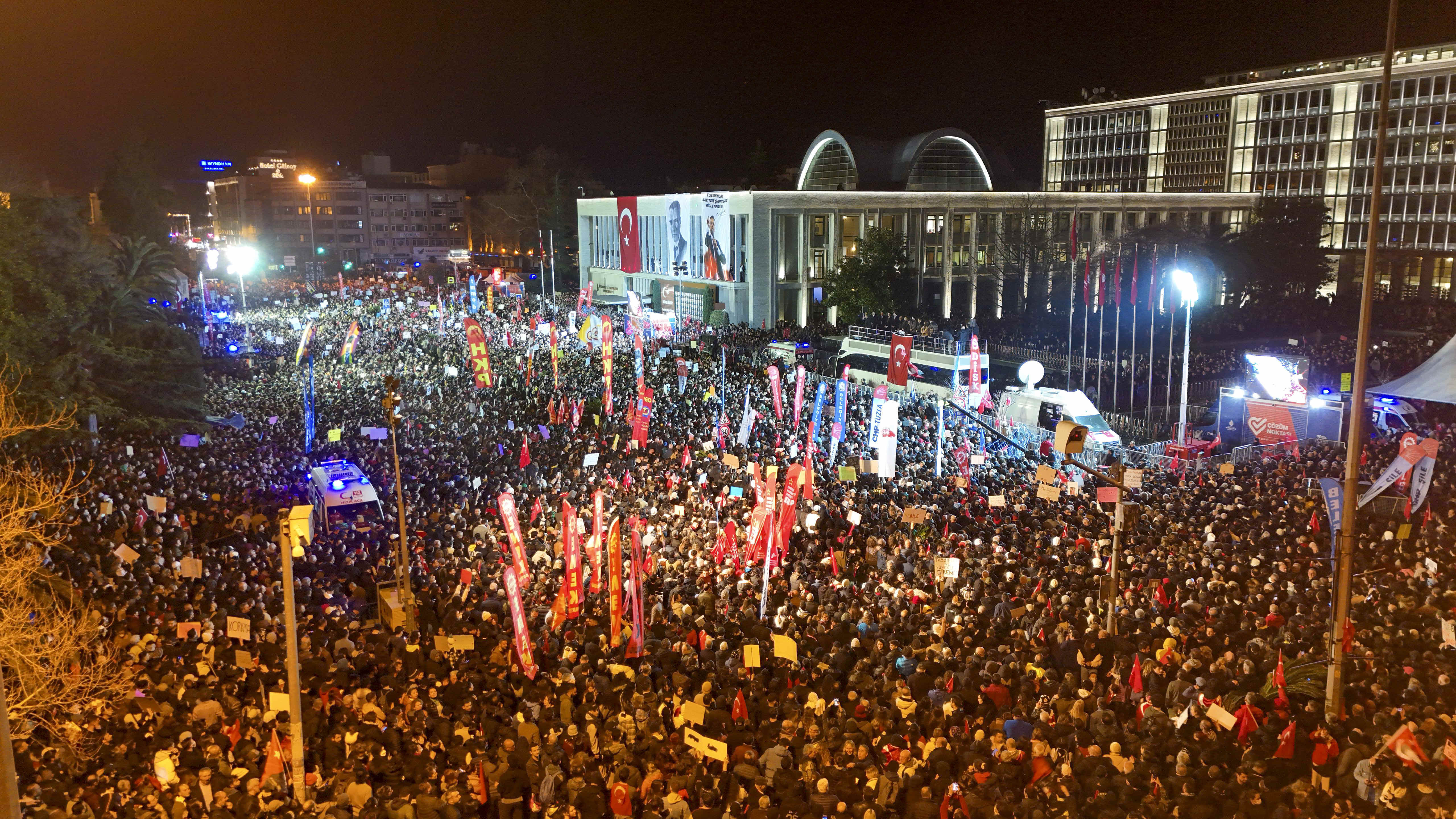 İstanbul'daki İmamoğlu gösterilerine katılan 139 kişiye 3 yıla kadar hapis istemiyle dava açıldı