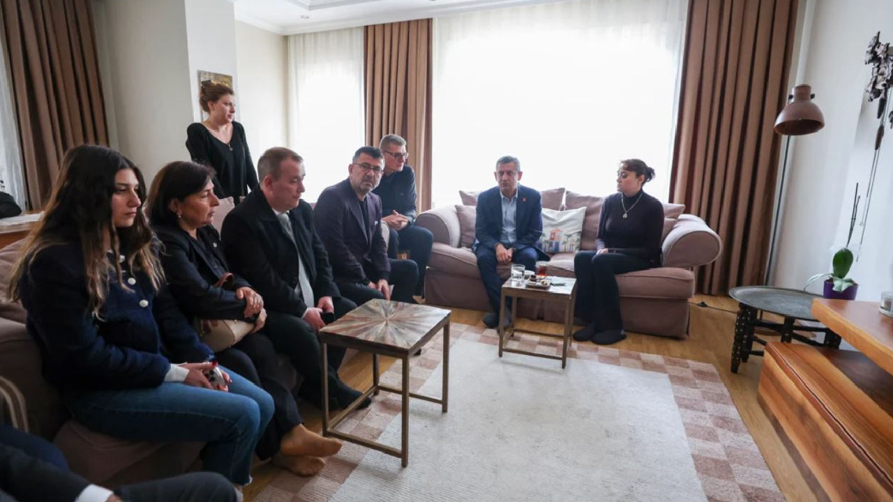 Özgür Özel'den Minguzzi ailesine ziyaret