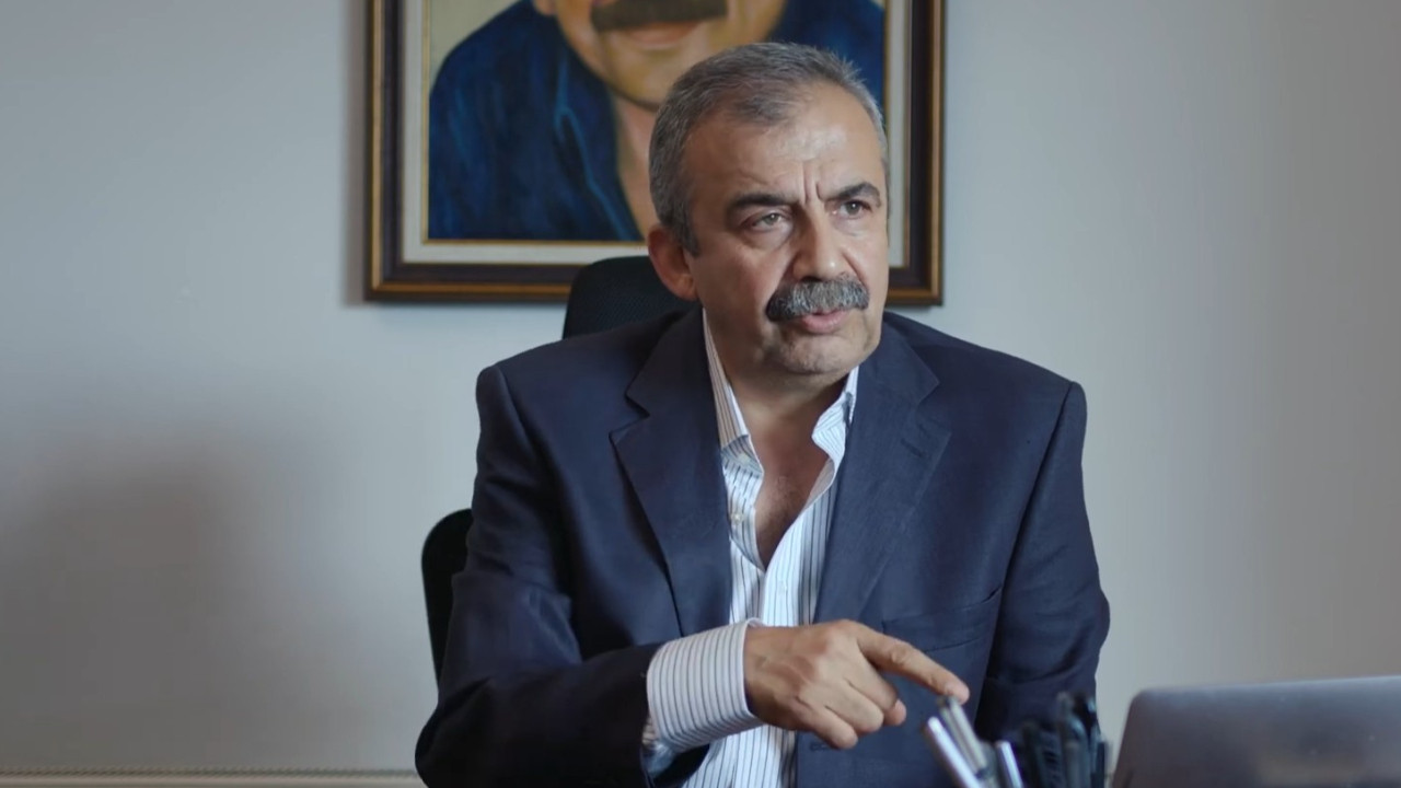 DEM Parti: Sırrı Süreyya Önder'in aracına yerleştirilmiş düzenek bulundu