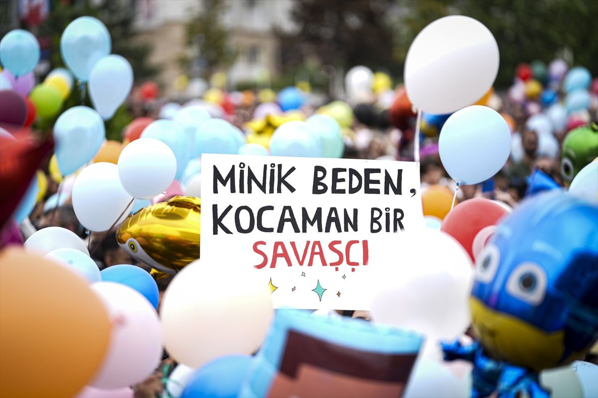 Babanın çağrısına binler karşılık verdi: Sancaktepe'de balonlar kanseri yenen Ali Asaf için uçuruldu