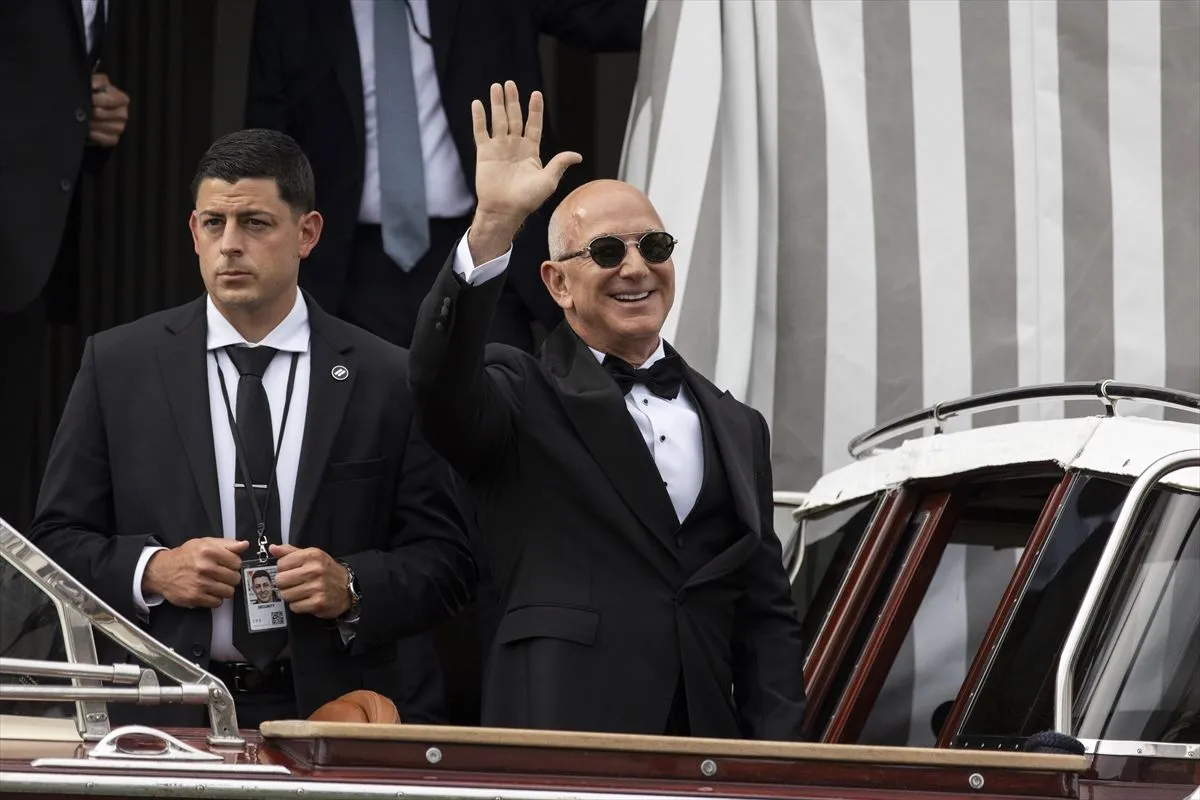 Protestolar gölgesinde Venedik düğünü: İşte Bezos-Sanchez düğününden kareler