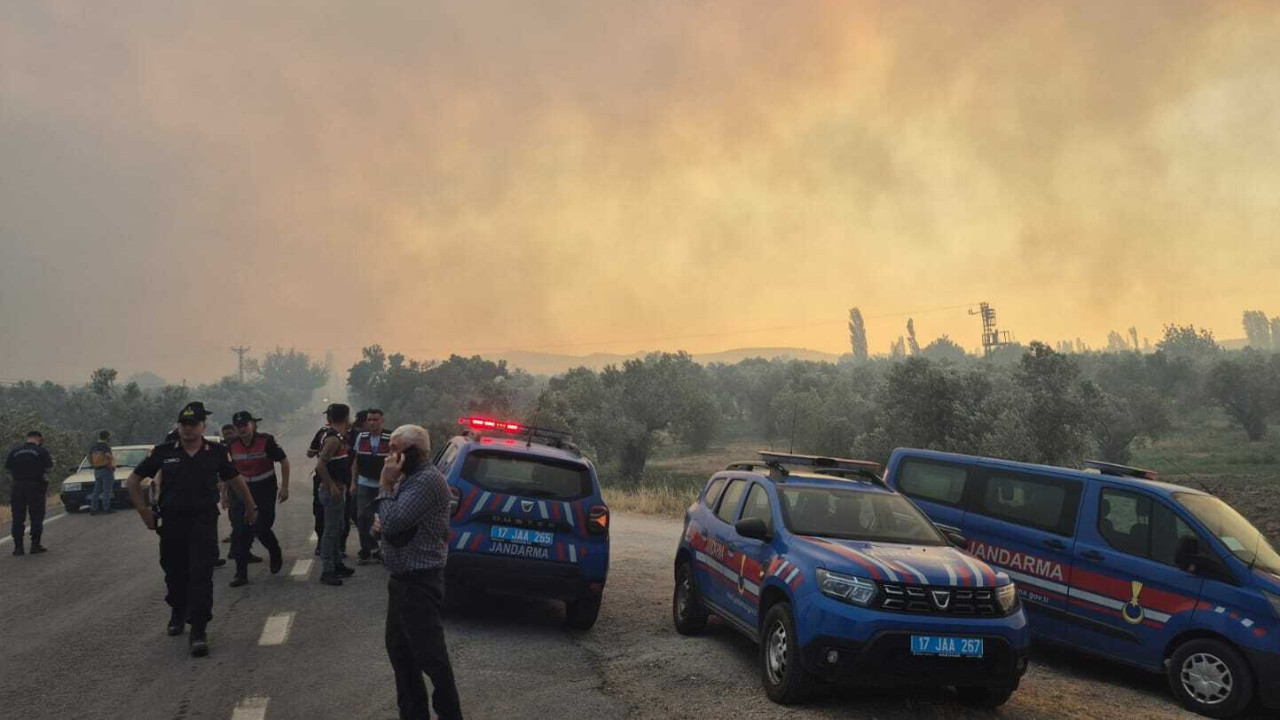 Çanakkale Ayvacık'ta orman yangını: İki köy tahliye ediliyor