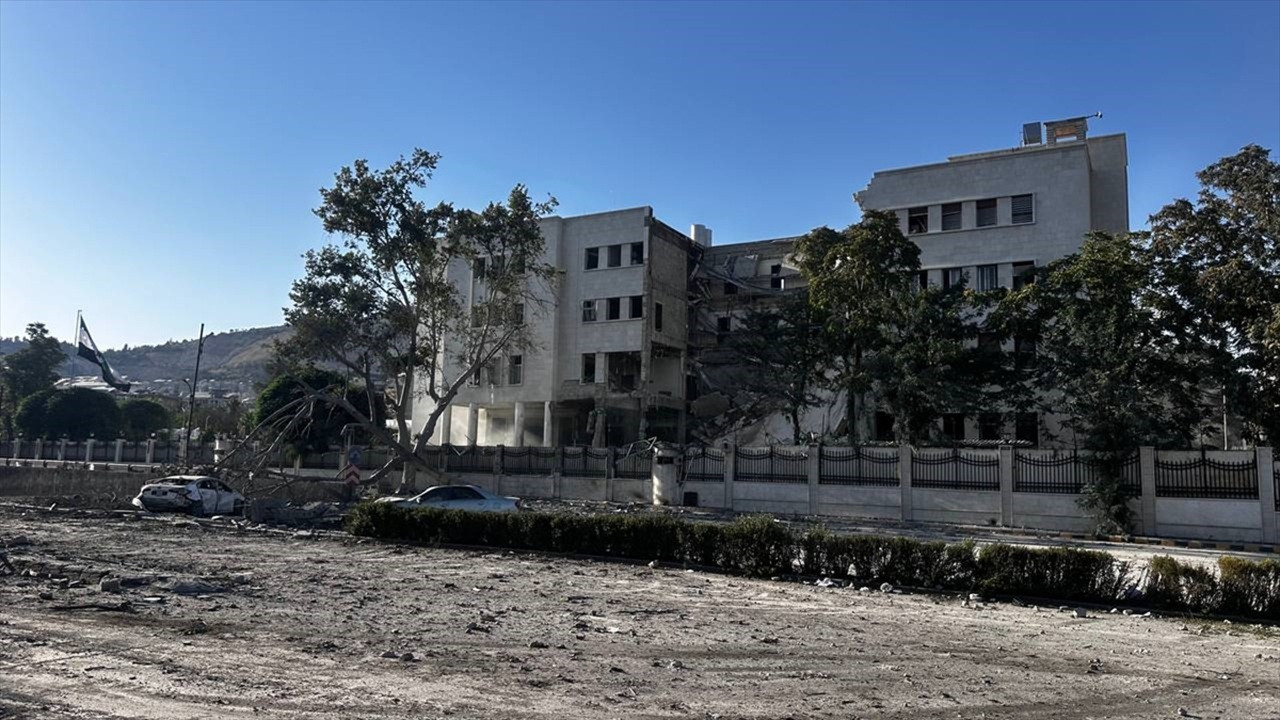 İsrail ordusu Şam'ı bombaladı