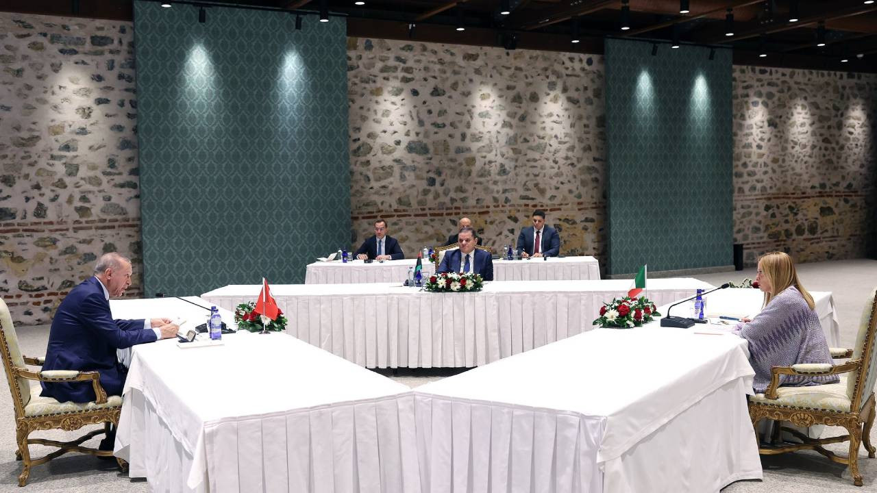 Dolmabahçe'de üçlü Akdeniz zirvesi
