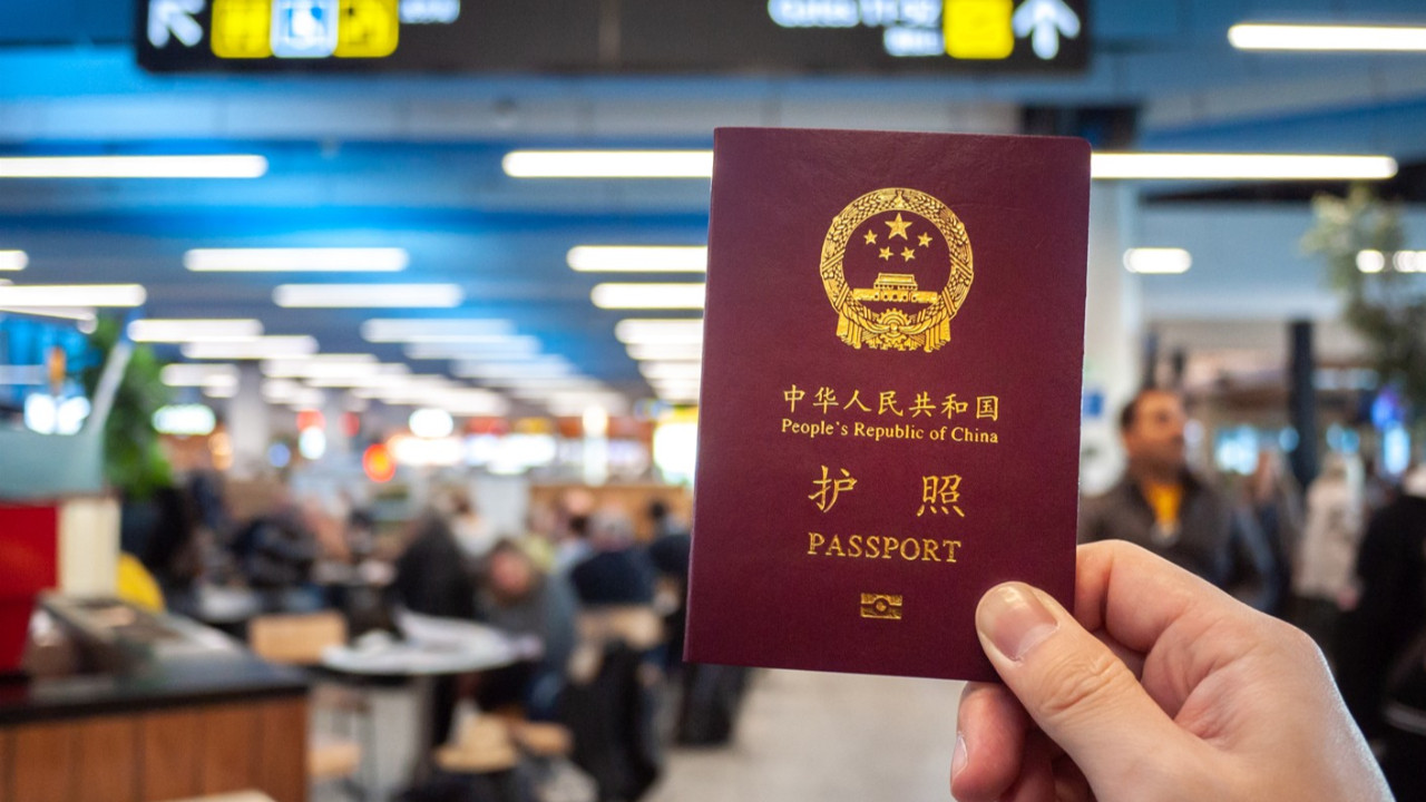 Çin kamu çalışanlarının pasaportlarına el koydu, yurt dışına çıkanların kamu sektörüne giriş yolu kapatıldı