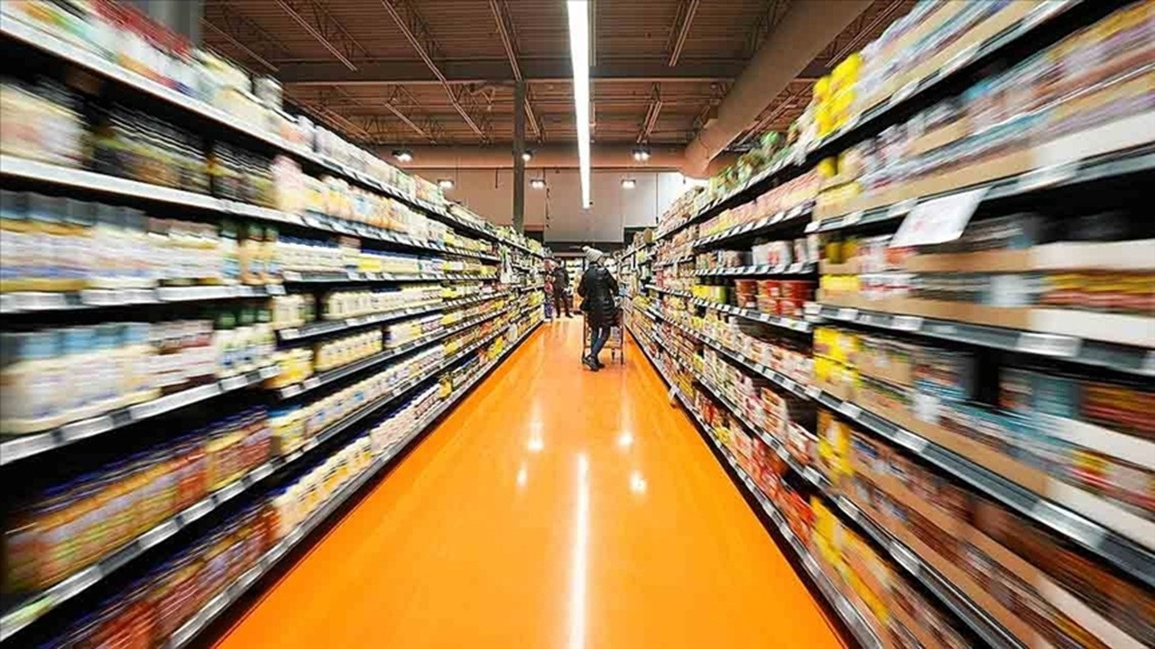 ABD'de tüketici harcamaları yavaşladı, Fitch'ten 'stagflasyon' uyarısı geldi