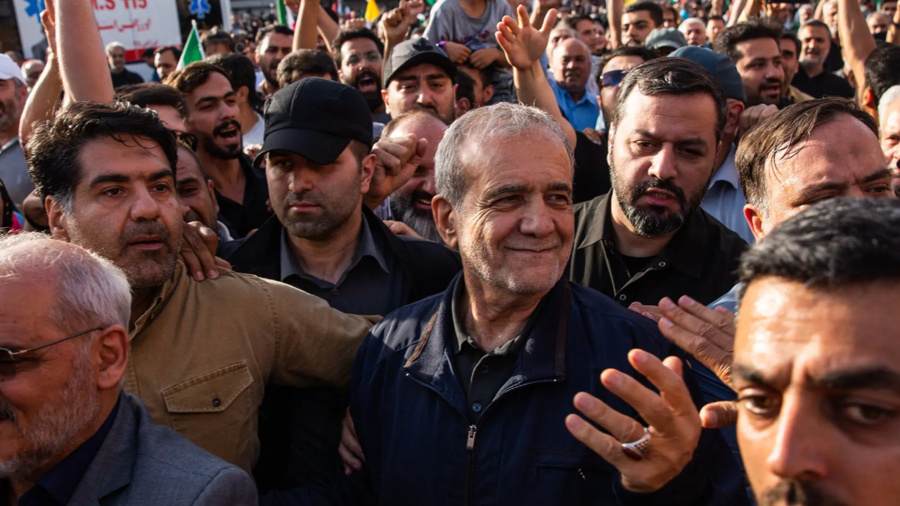 İran liderlerini korumaların cep telefonu ele vermiş