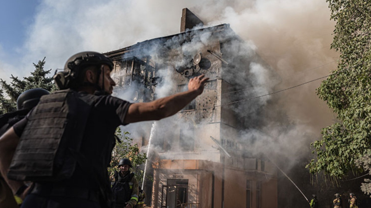 Rusya en büyük hava saldırısını düzenledi, Ukrayna hükümet binasını ilk kez vurdu