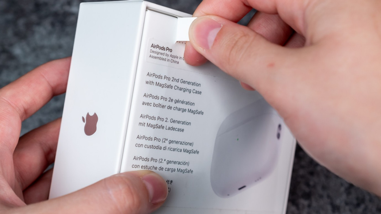 Apple kablo parasına göz dikti: Şarj adaptöründen sonra şarj kablosunu da kutudan çıkardı