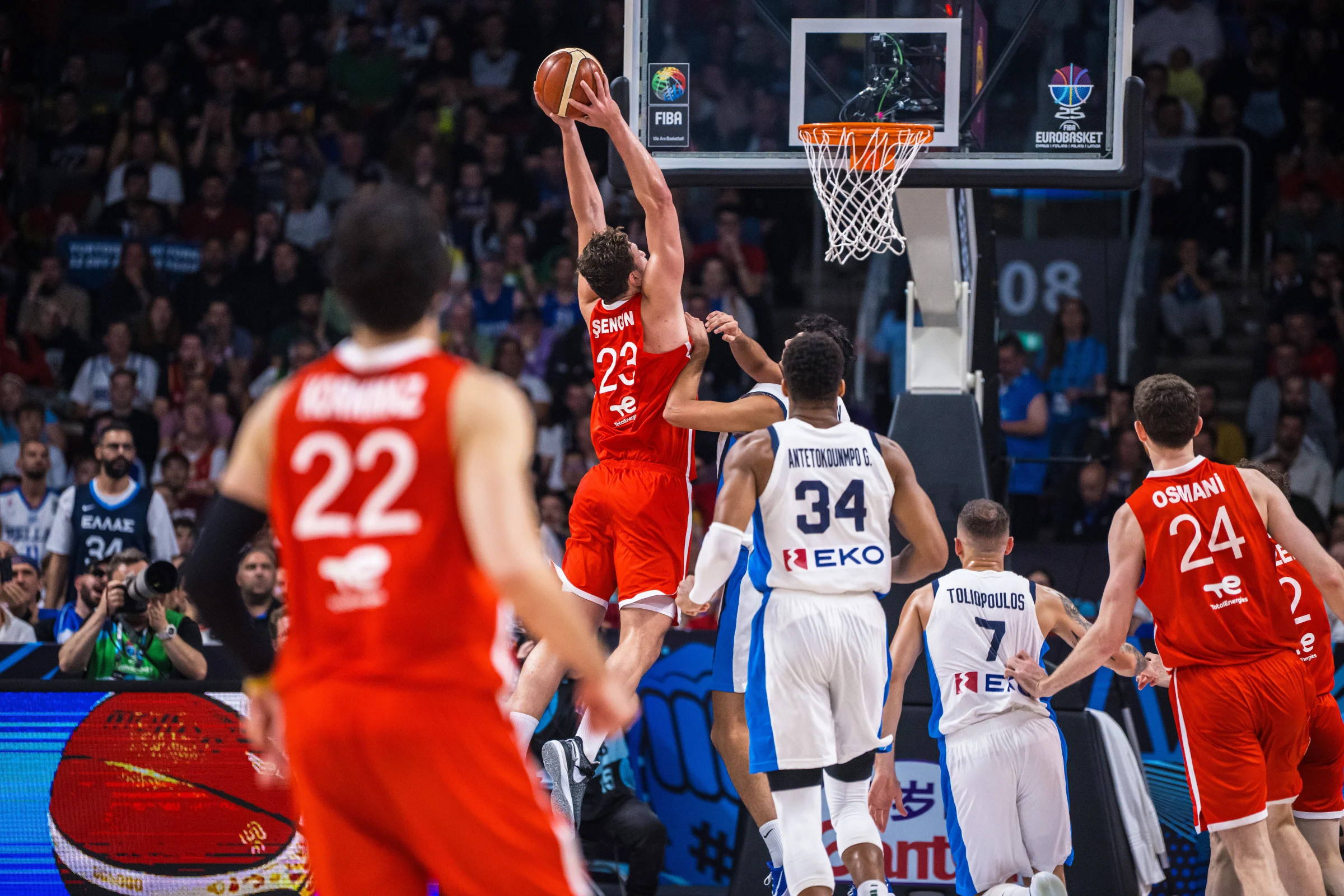 Giresun'dan zirveye: 12 Dev Adam'ı sırtlayan Alperen Şengün'ün ilham veren hikayesi