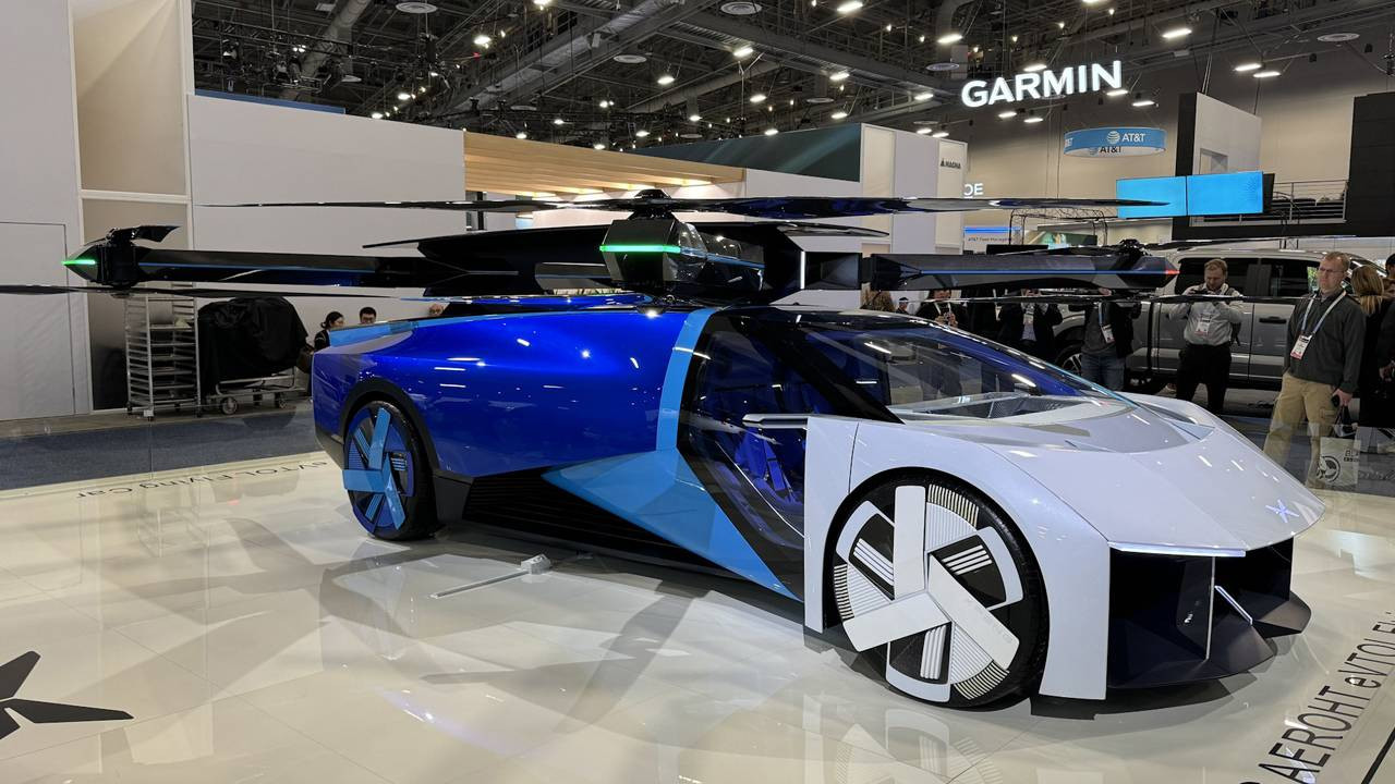 Çin uçan arabalara geçiş yapıyor: İlk uçuş gerçekleşti