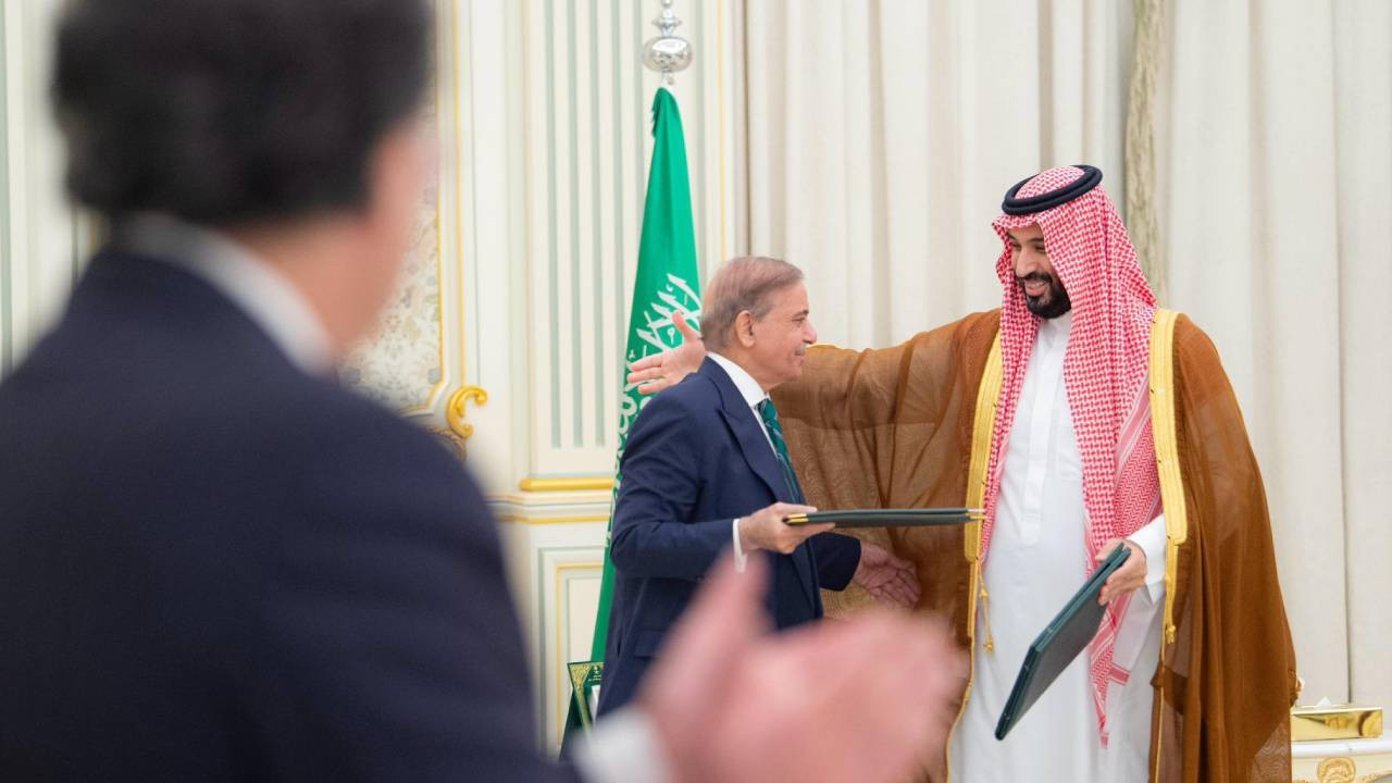 Financial Times: Petrodoların ötesinde iki ülkeye karşı kurulan ittifak